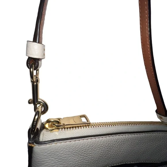 COACH Pebbled Leather Minnie Mouse Kitt Messenger Crossbody With Patches - Picture 16 of 16